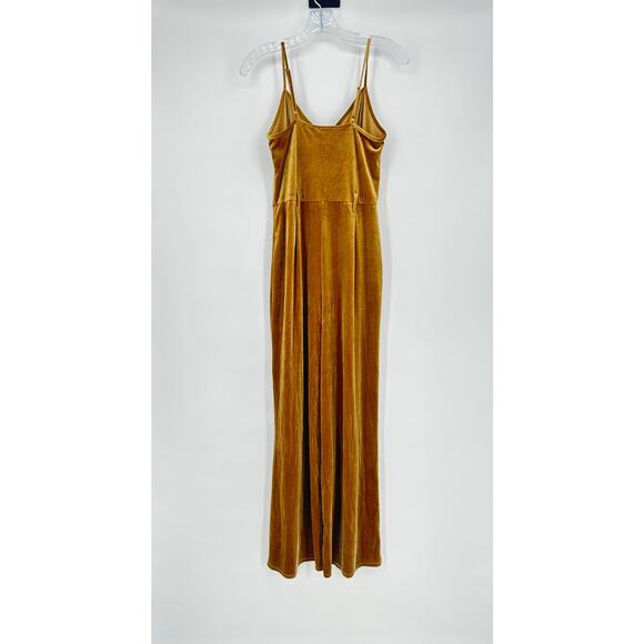 Forever 21 Velvet Jumpsuit Size Medium Golden V-Neck Spaghetti Adjustable Straps - Picture 2 of 10